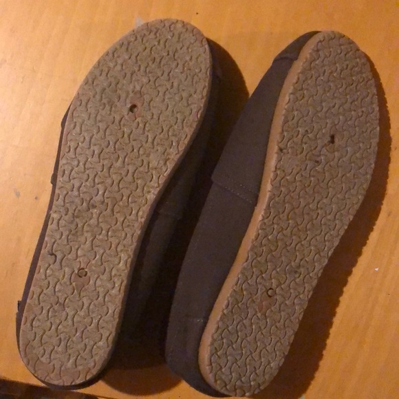 Daily Shoes brown canvas slip on shoes - Picture 3 of 3